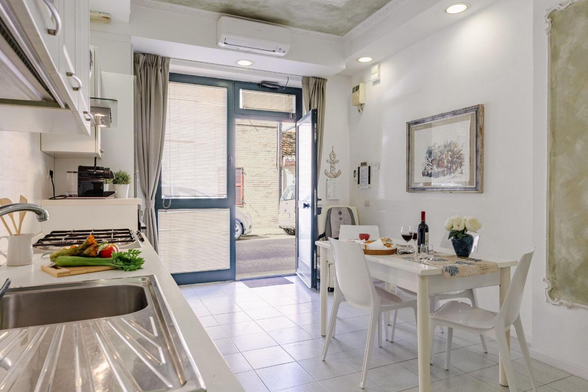 Italian Experience-La Rondine Apartment Porto Recanati Exterior foto